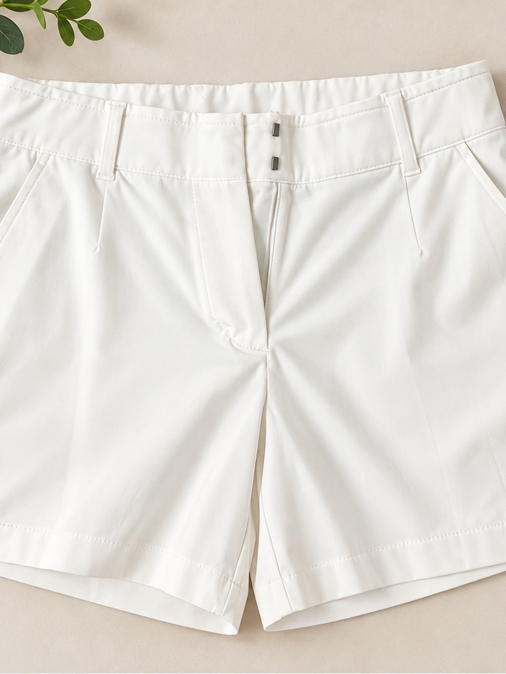 NWT Nike Dri-FIT Victory Women’s 5” Golf Shorts White Size S